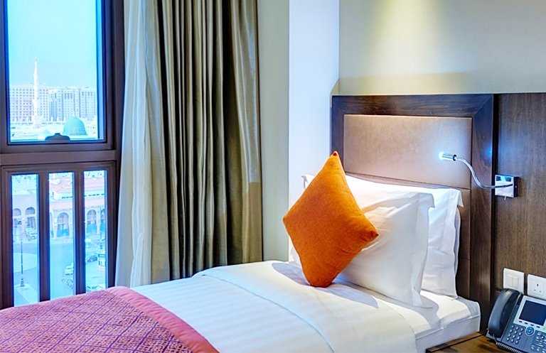 7 nights 5 star umrah package 2025