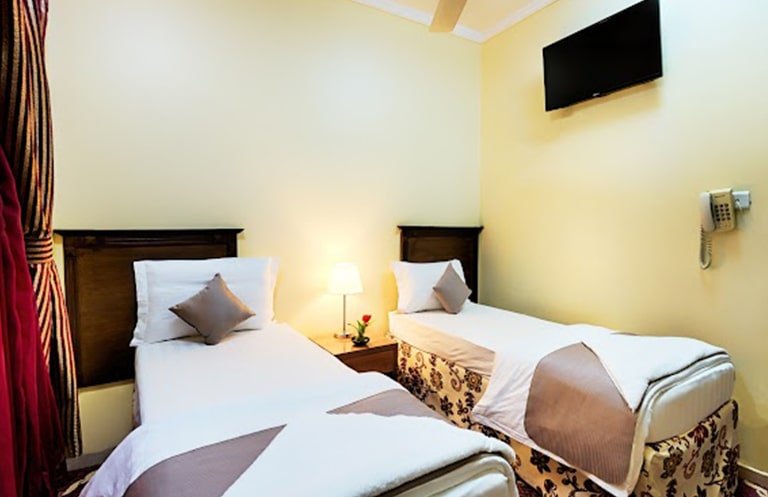 10 nights 3 star umrah package 2025