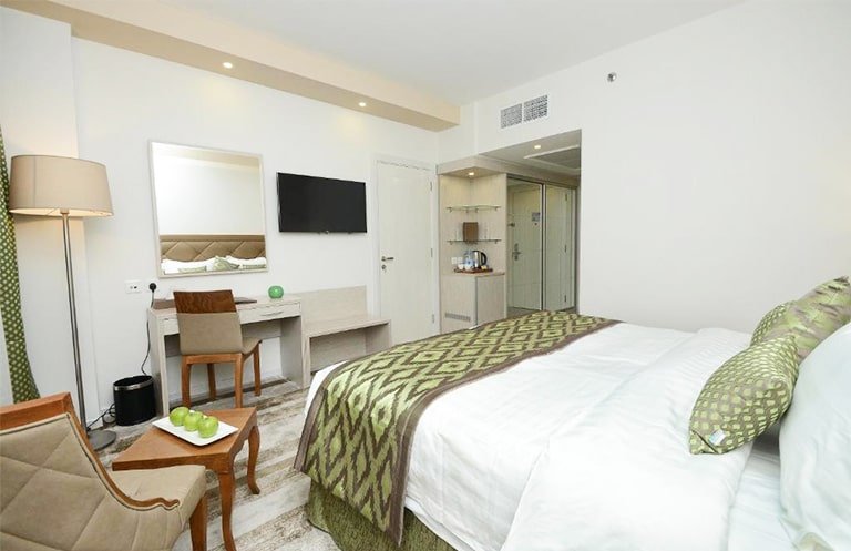 12 nights 4 star umrah package 2025