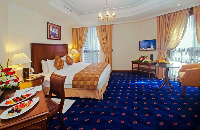 12 nights 5 star umrah package 2025